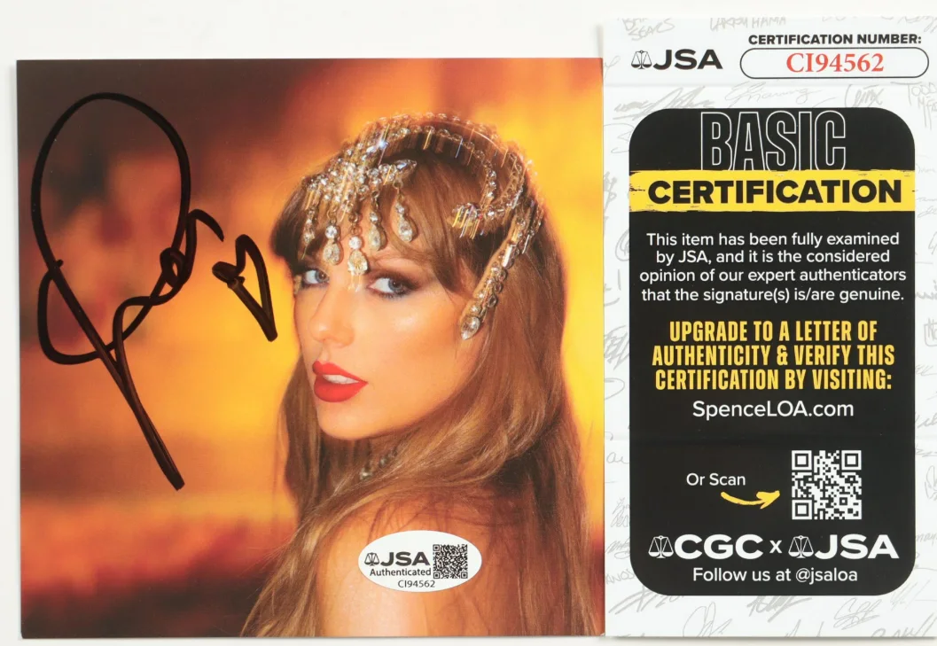 Taylor Swift Signed "The Life of a Showgirl" CD Album Insert (JSA), изображение 4