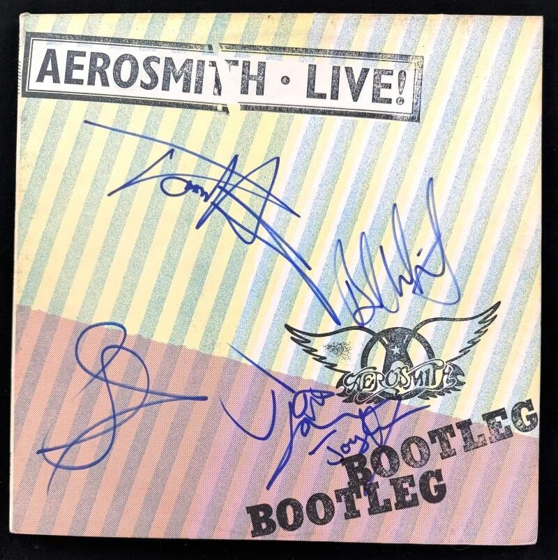 Tom Hamilton, Joey Kramer, Joe Perry, Steven Tyler, Brad Whitford — Aerosmith Full Band Signed Autograph Album Vinyl Record Live Bootleg Beckett COA