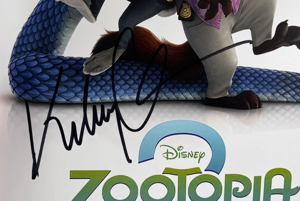 Ke Huy Quan Signed 12x18 Photo Zootopia 2, изображение 2