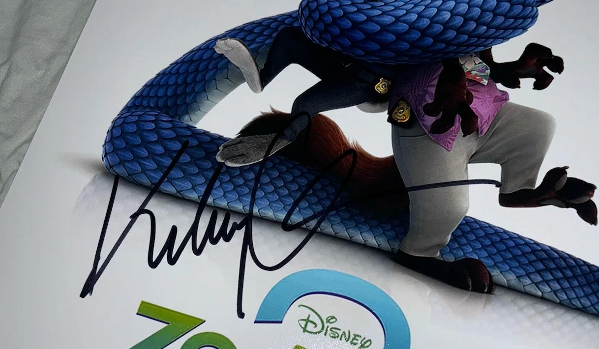 Ke Huy Quan Signed 12x18 Photo Zootopia 2, изображение 3
