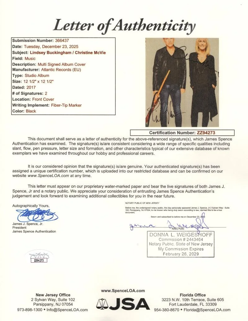 Lindsey Buckingham, Christine McVie — Lindsey Buckingham & Christine McVie Signed Autograph Album Fleetwood Mac w/ JSA, изображение 3