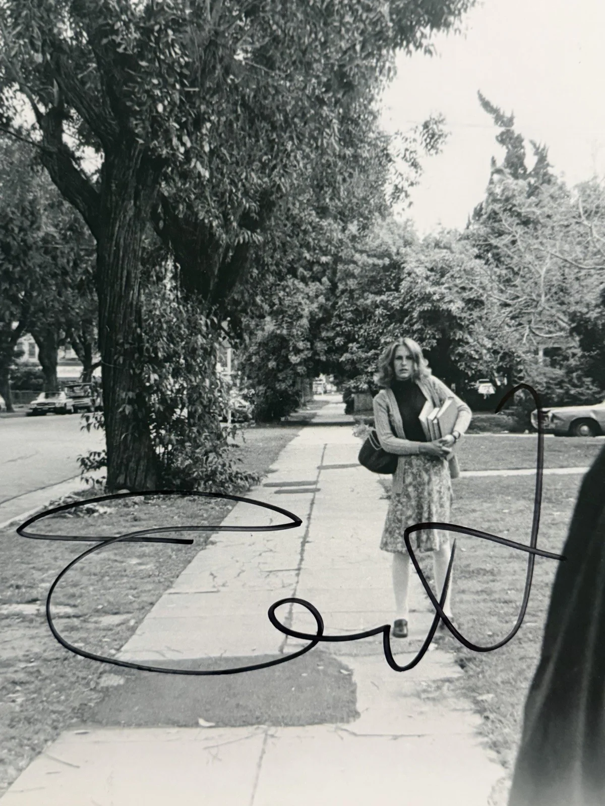 Jamie Lee Curtis — JAMIE LEE CURTIS SIGNED AUTOGRAPH 11x14 HALLOWEEN PHOTO PSA/DNA COA -A, изображение 2