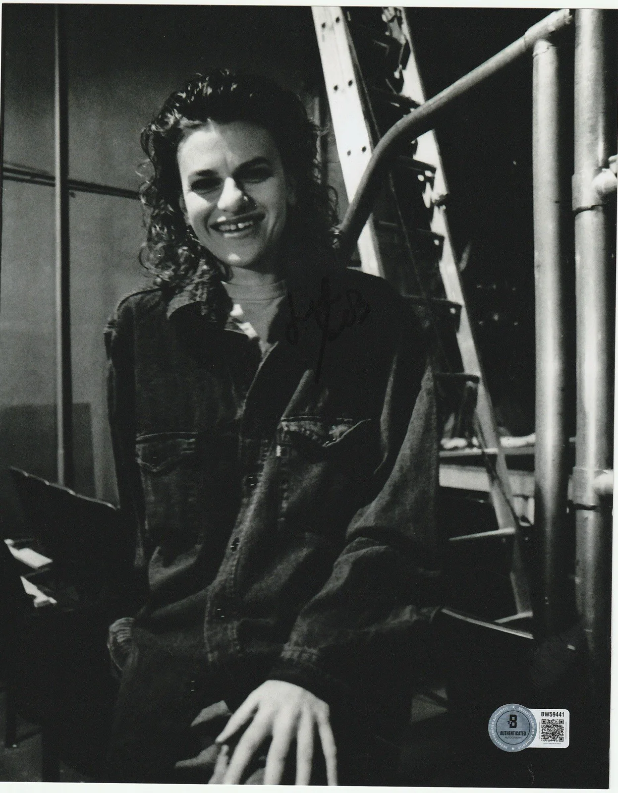 Sandra Bernhard — Sandra Bernhard autographed signed 8x10 photo Beckett BAS COA Sexy Hot Roseanne