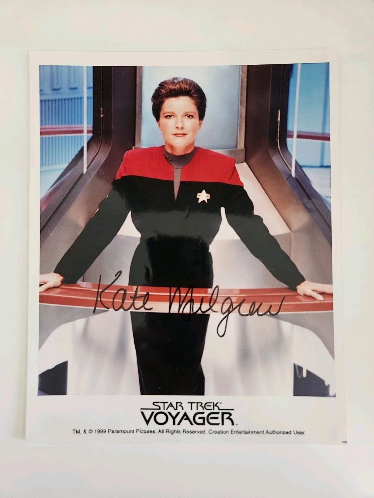 Kate Mulgrew — STAR TREK Voyager Captain Janeway KATE MULGREW signed photo!