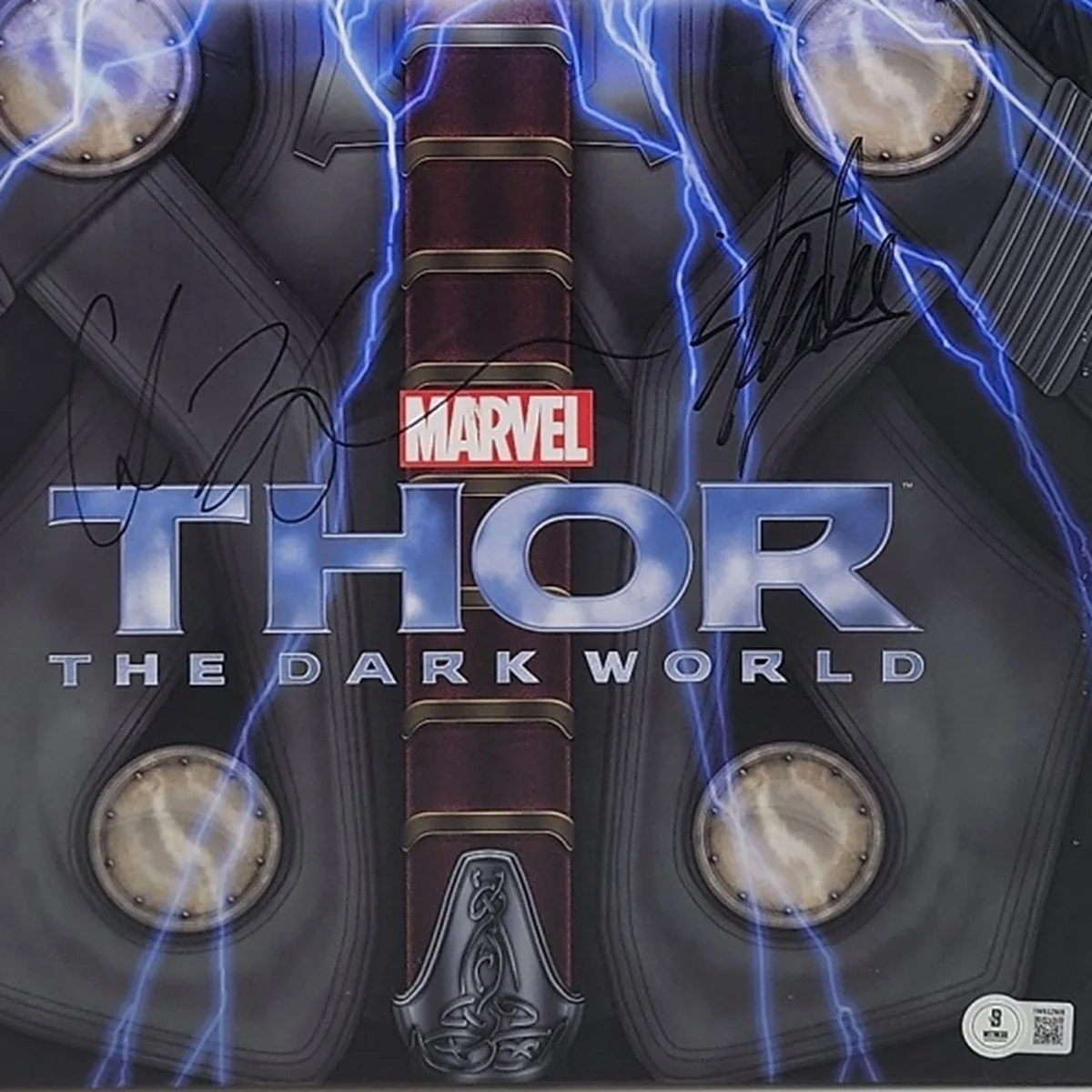 Chris Hemsworthand Stan Lee — Chris Hemsworth and Stan Lee Signed Thor Action Figure, image 2