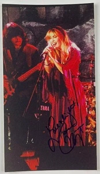 Ritchie Blackmore — RITCHIE BLACKMORE SIGNED 8 X 10 PHOTO WITH FULL COA FROM BECKETT AUTHENTICATION, image 2