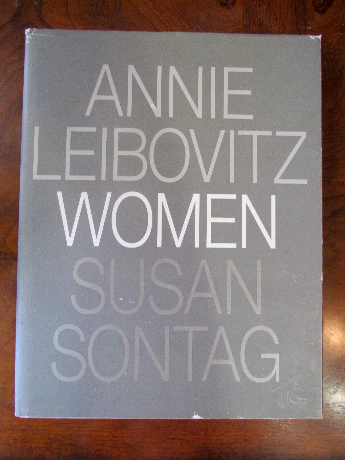 ANNIE LEIBOVITZ — ANNIE LEIBOVITZ - 1st Edition Book-WOMEN-Large Coffee Table Photo Book