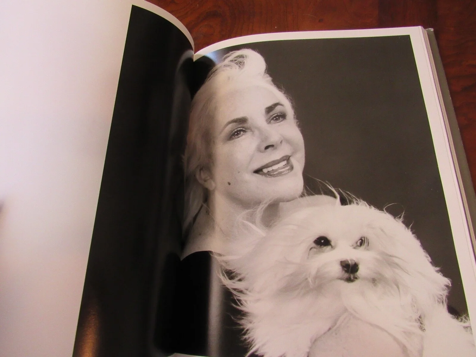 ANNIE LEIBOVITZ — ANNIE LEIBOVITZ - 1st Edition Book-WOMEN-Large Coffee Table Photo Book, image 2