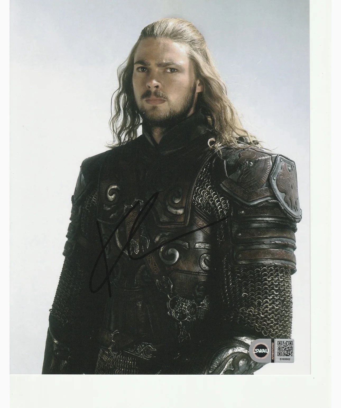 Karl Urban — Karl Urban autograph LOTR Eomer 8x10 photo SWAU COA 3