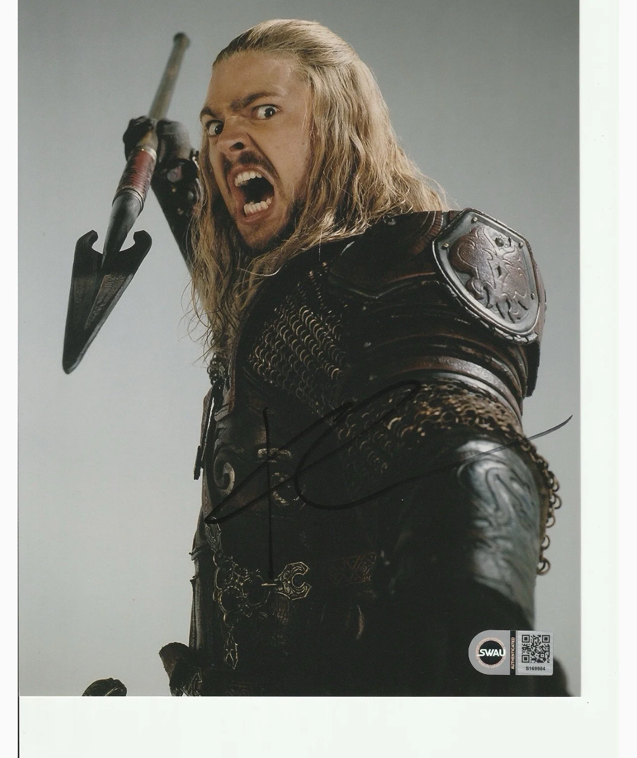 Karl Urban — Karl Urban autograph LOTR Eomer 8x10 photo SWAU COA 2