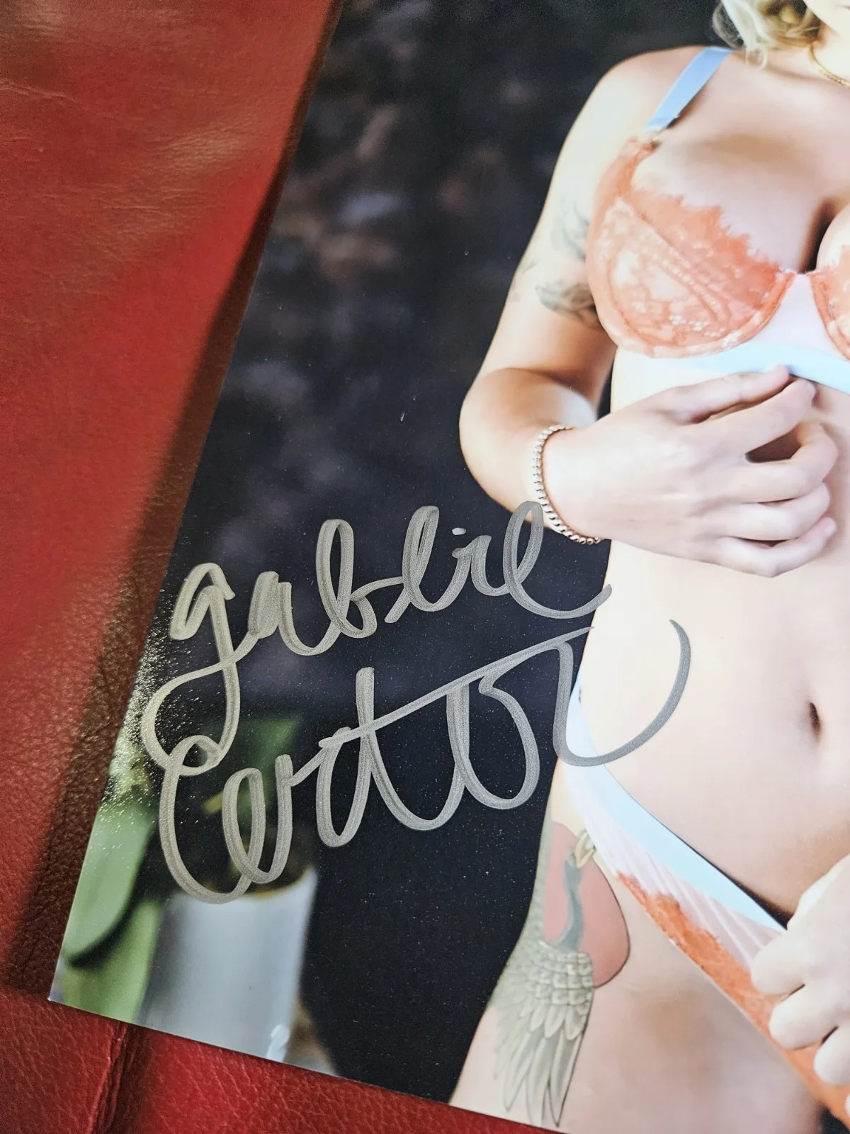 Gabbie Carter — Gabbie Carter (Adult Film Star) Signed Autograhped 8x10 Photo, изображение 2