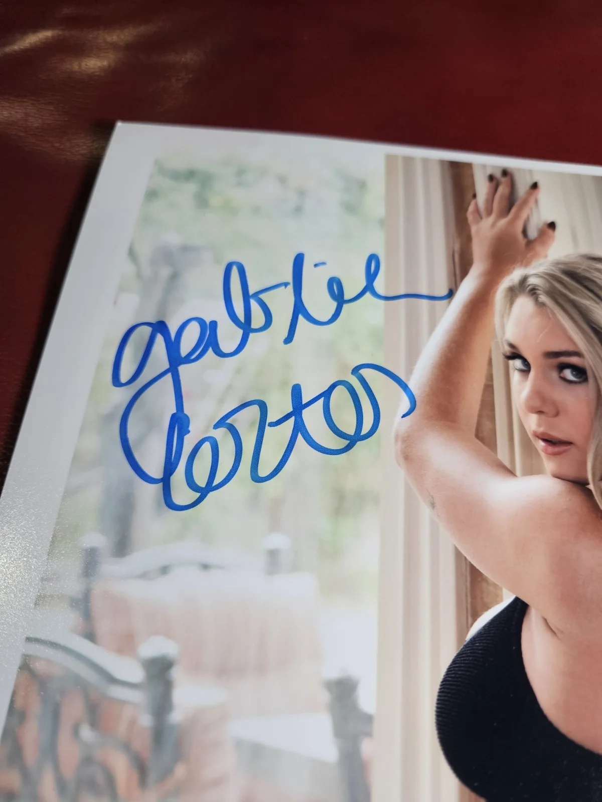 Gabbie Carter — Gabbie Carter (Adult Film Star) Signed Autograhped 8x10 Photo, изображение 2