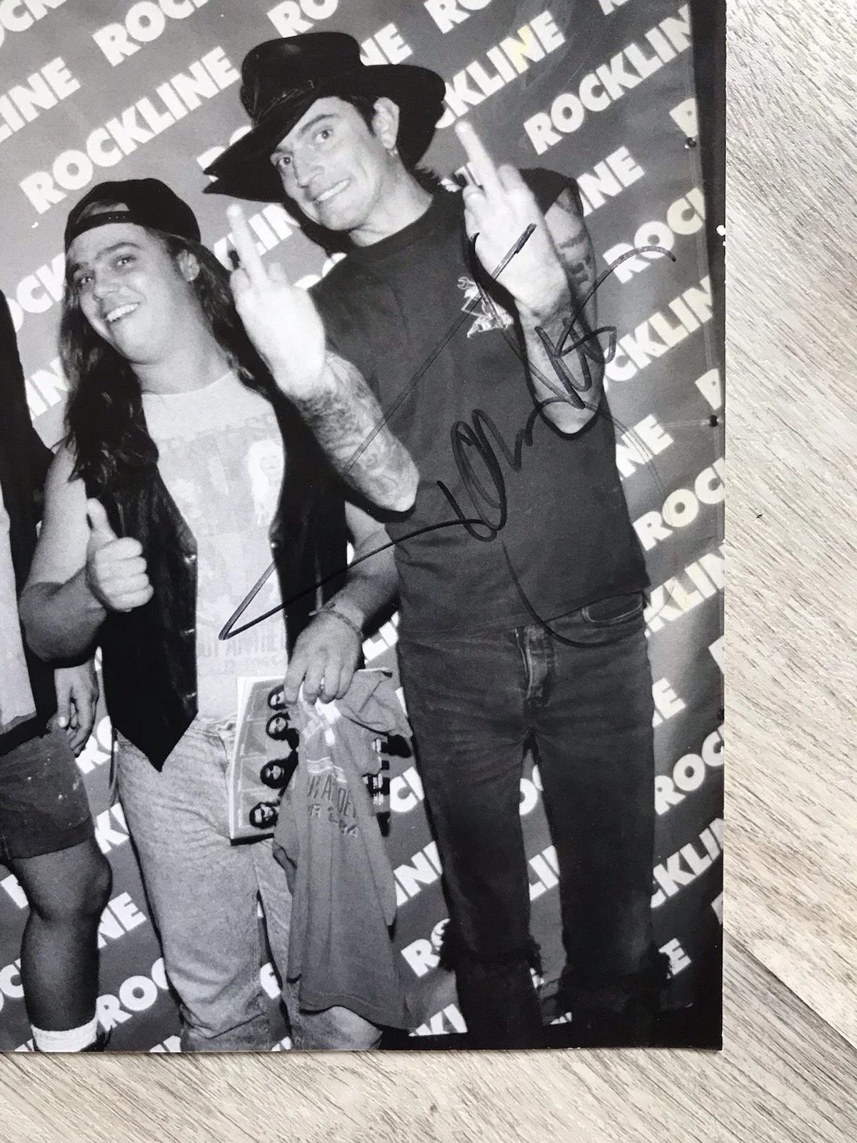 MOTLEY CRUE Tommy Lee Autographed 8 x 10 PHOTO, image 2