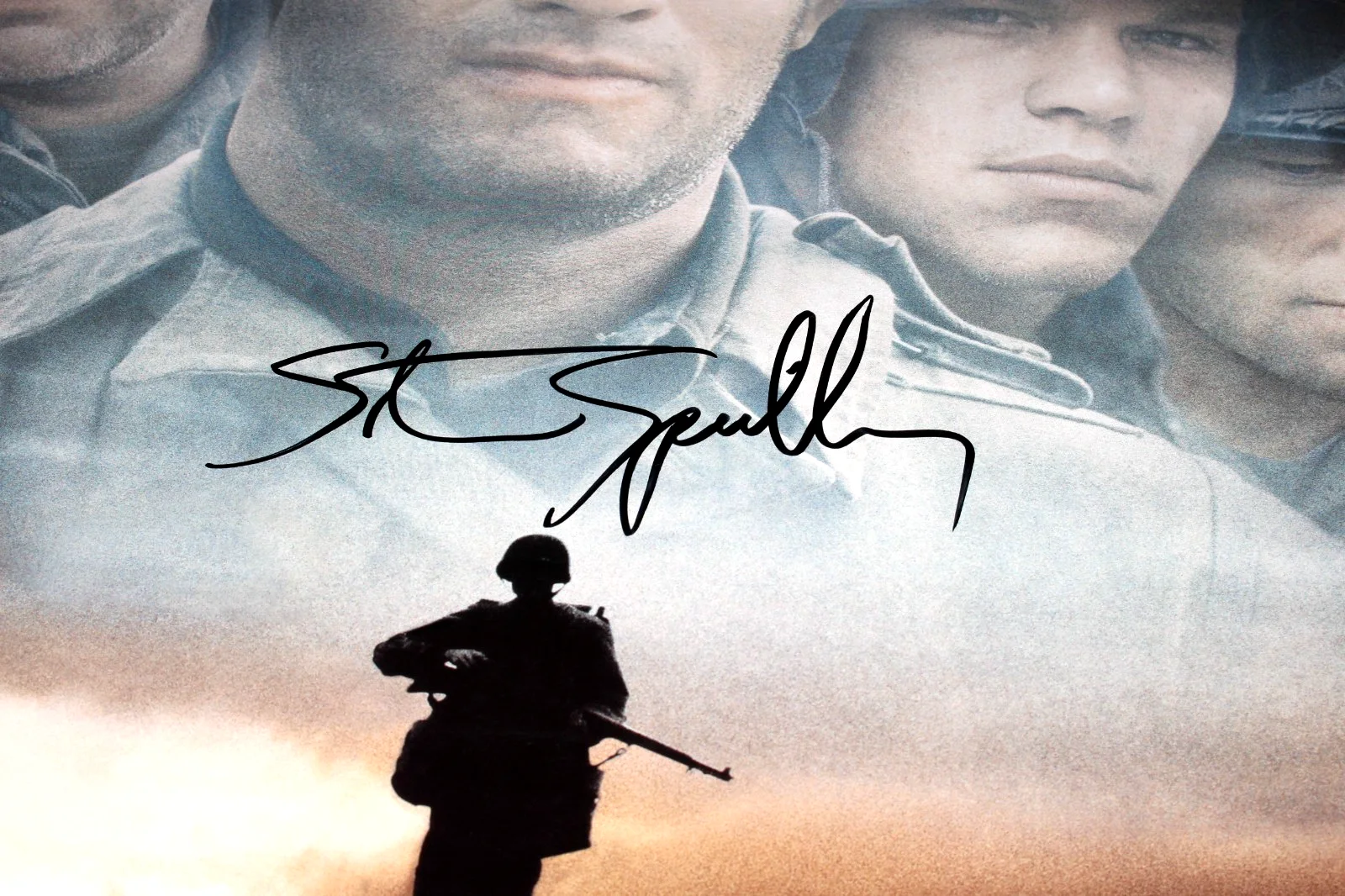 Steven Speilberg — STEVEN SPIELBERG SIGNED SAVING PRIVATE RYAN F/S 27x40 MOVIE POSTER BECKETT COA, изображение 4