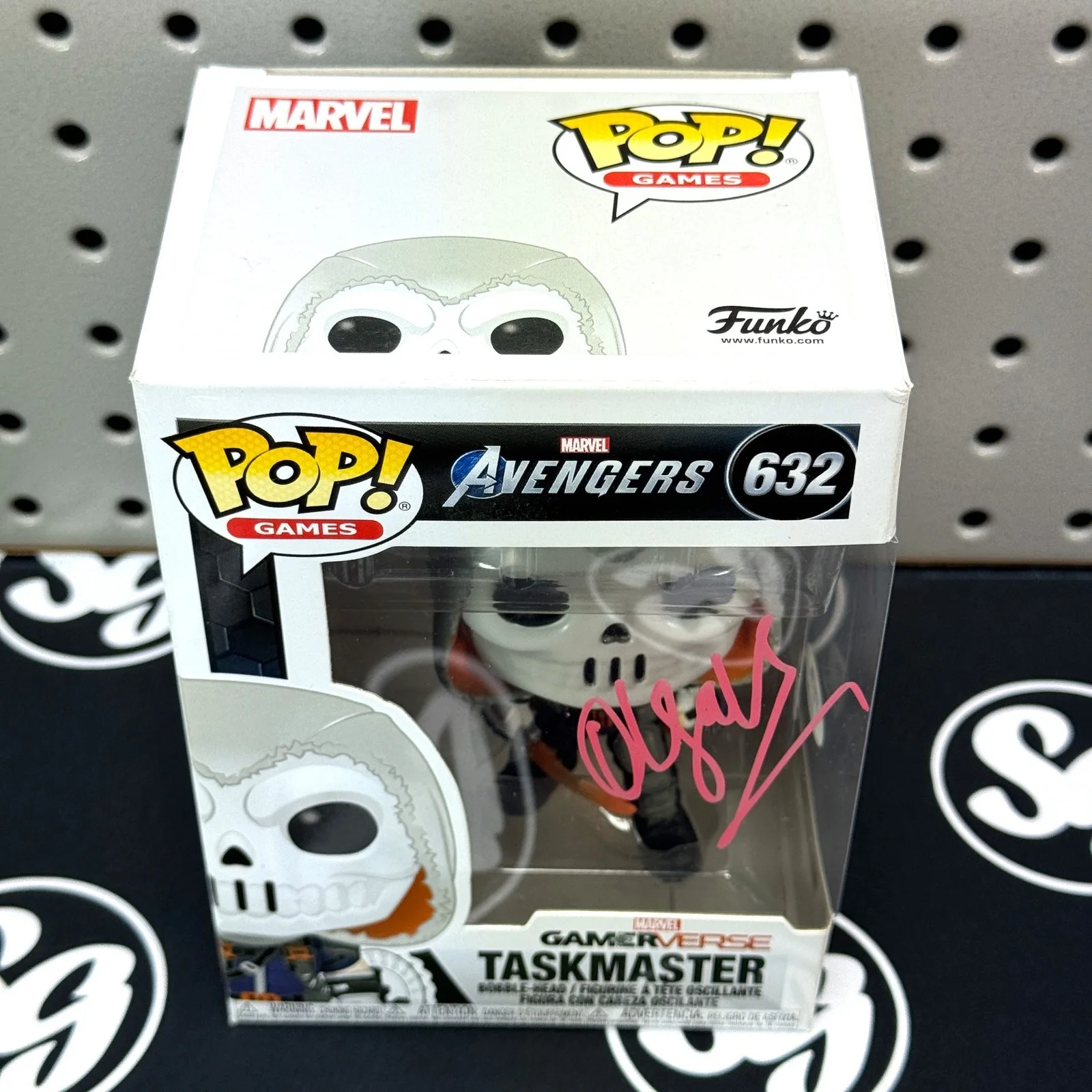 Olga Kurylenko — OLGA KURYLENKO Signed "Avengers" Taskmaster Funko Pop! Figure #632 PSA DNA Auto, image 2