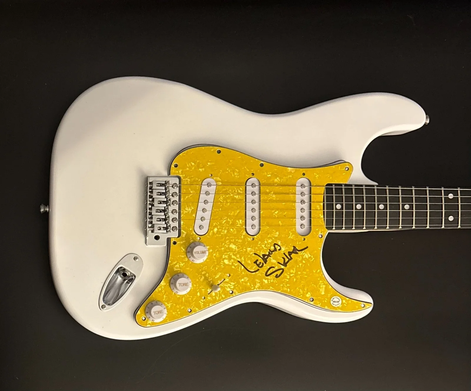 GFA The Section Bassist * LELAND SKLAR * Signed Electric Guitar COA, изображение 2