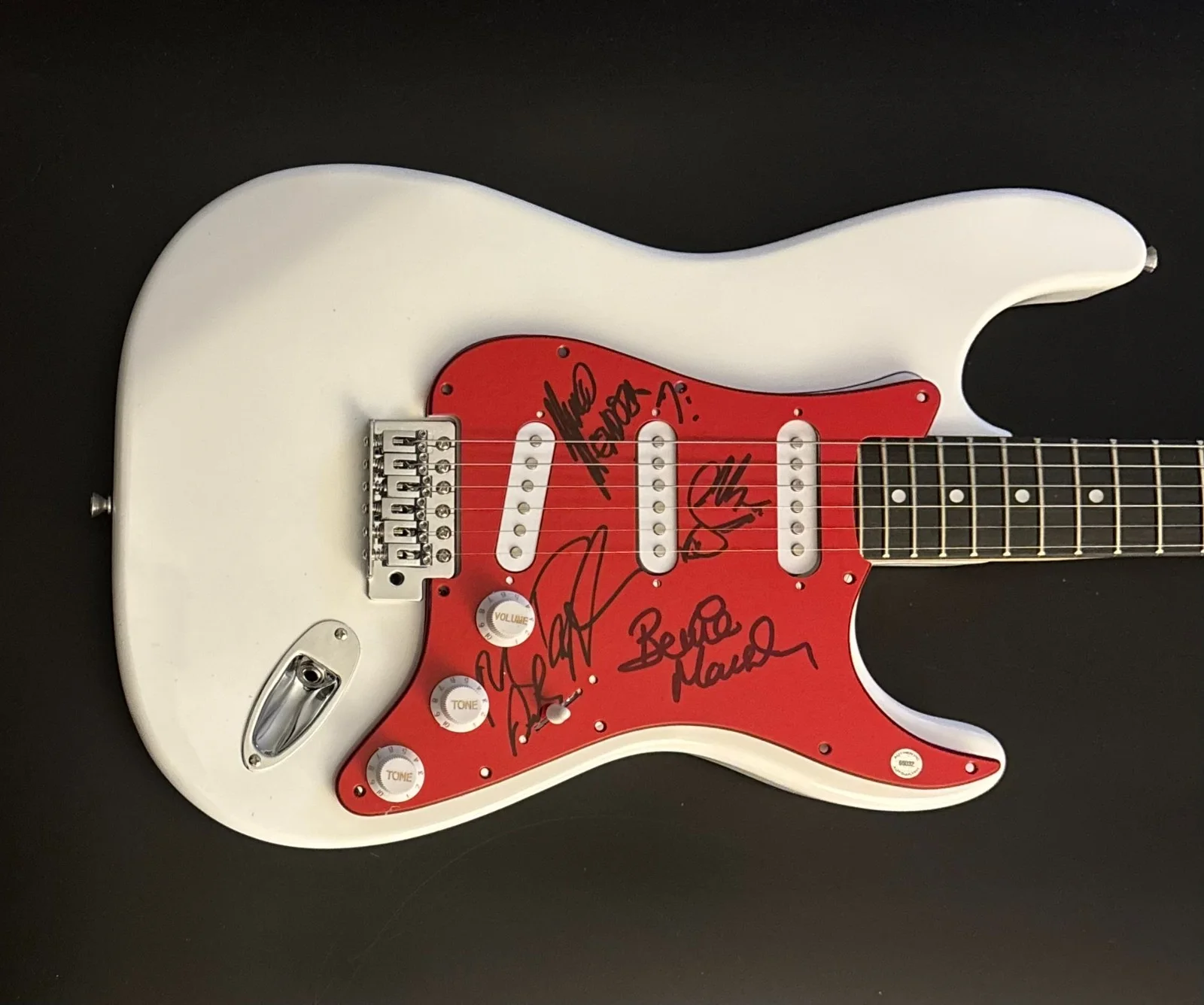 GFA Bernie Marsden x5 Band * WHITESNAKE * Signed Electric Guitar PROOF COA, изображение 2