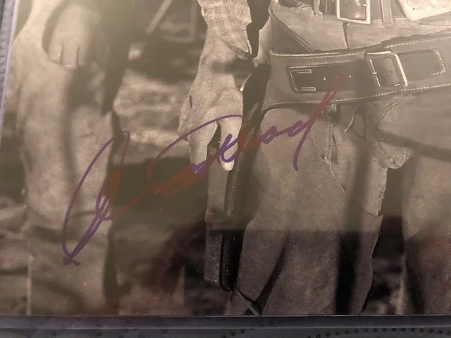 CLINT EASTWOOD SIGNED 11 X 14 PICTURE LOA PSA/DNA, изображение 2