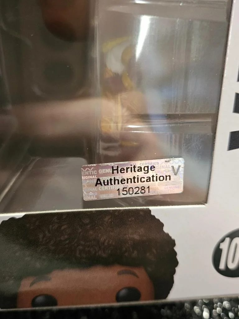 DANAI GURIRA — DANAI GURIRA HAND SIGNED AUTOGRAPHED FUNKO POP! 1071 ITS A SMALL WORLD KENYACOA, изображение 3