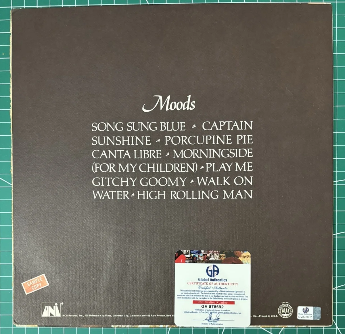NEIL DIAMOND — NEIL DIAMOND - MOODS - SIGNED ALBUM COVER GA CERT "SONG SUNG BLUE", изображение 3
