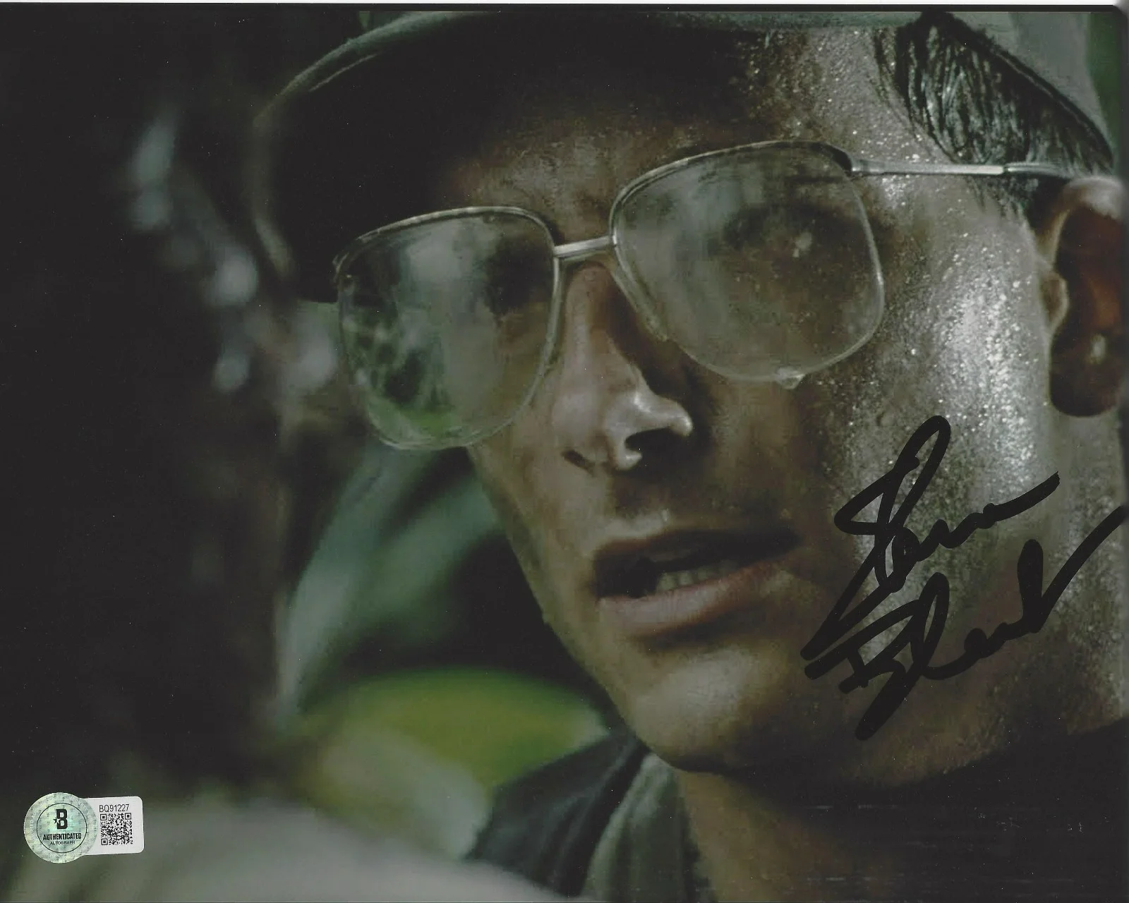 Shane Black — SHANE BLACK SIGNED 'PREDATOR' HAWKINS 8x10 MOVIE PHOTO C ACTOR BECKETT BAS COA