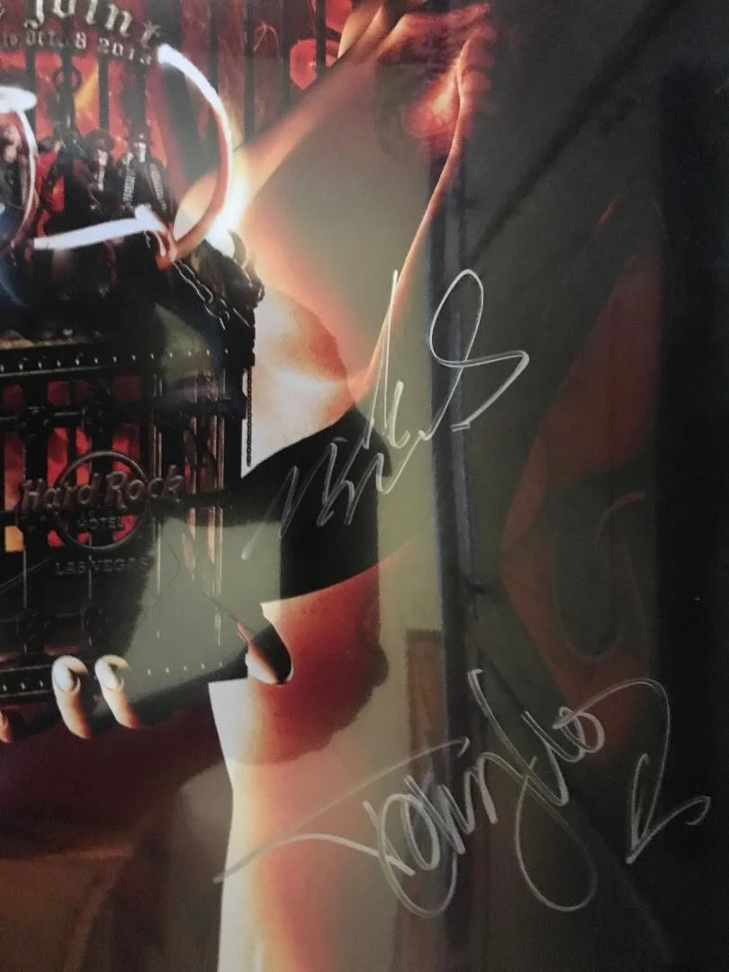 MOTLEY CRUE FULLY SIGNED HARD ROCK THE JOINT CONCERT POSTER FULL COA ROGER EPPER, изображение 2