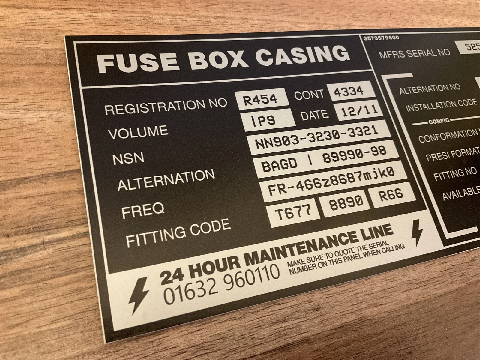 Doctor Who Original Prop - Fuse Box Sign - The Lie of the Land - Production Made, изображение 3