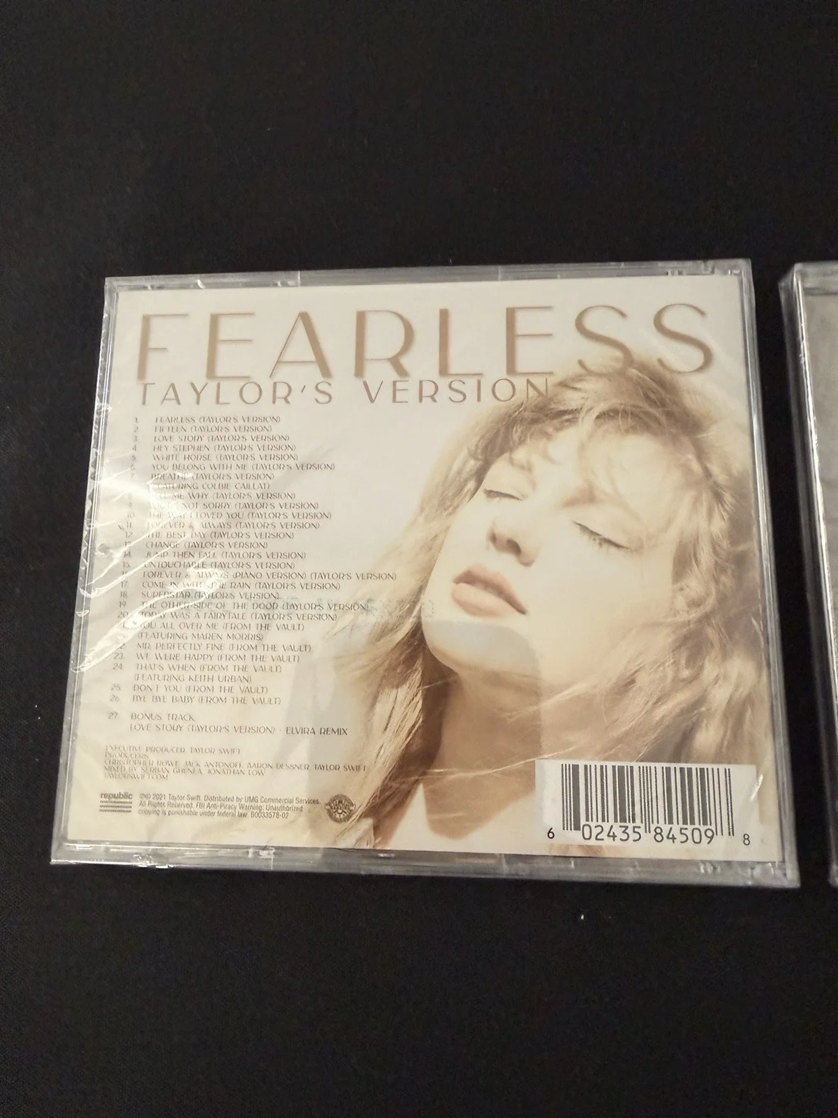 Taylor Swift Fearless CD Signed (Taylor’s Version ) New Sealed, image 2