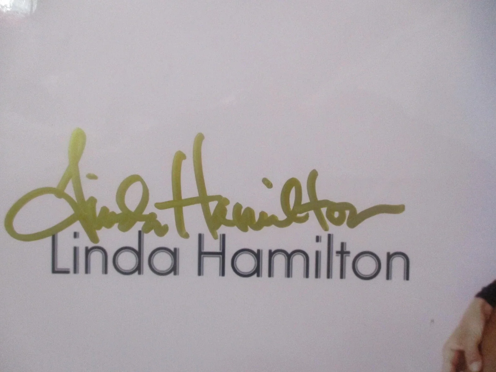 LINDA HAMILTON — LINDA HAMILTON AUTHENTIC SIGNED/AUTOGRAPHED 8X10 PHOTO TERMINATOR, image 3