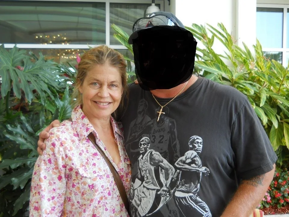 LINDA HAMILTON — LINDA HAMILTON AUTHENTIC SIGNED/AUTOGRAPHED 8X10 PHOTO TERMINATOR, image 4