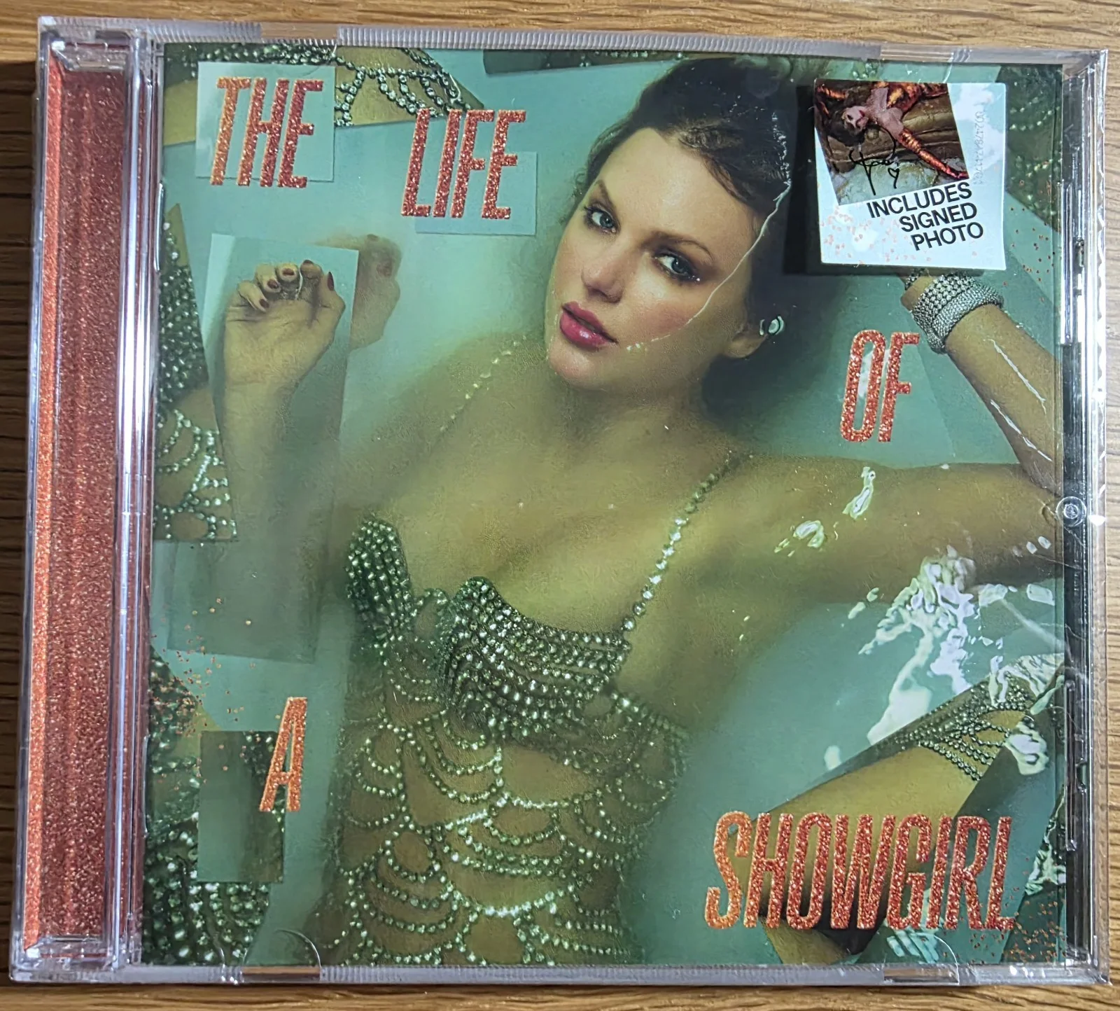 (New/Sealed) Taylor Swift The Life of a Showgirl CDs w/ Signed Photo (Set of 4), изображение 5
