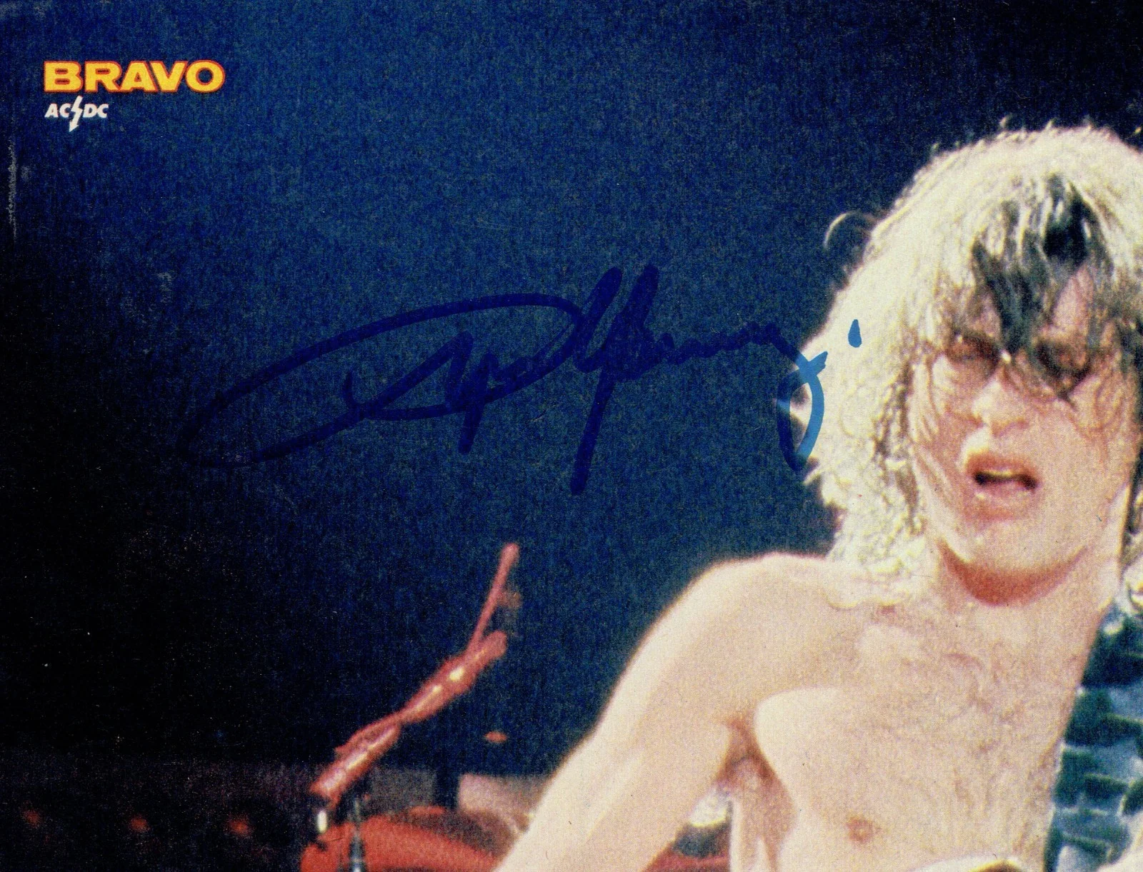 The AC/DC signed 11x17 Magazine Photo Angus Young & Brian Johnson PSA Stickered, изображение 2