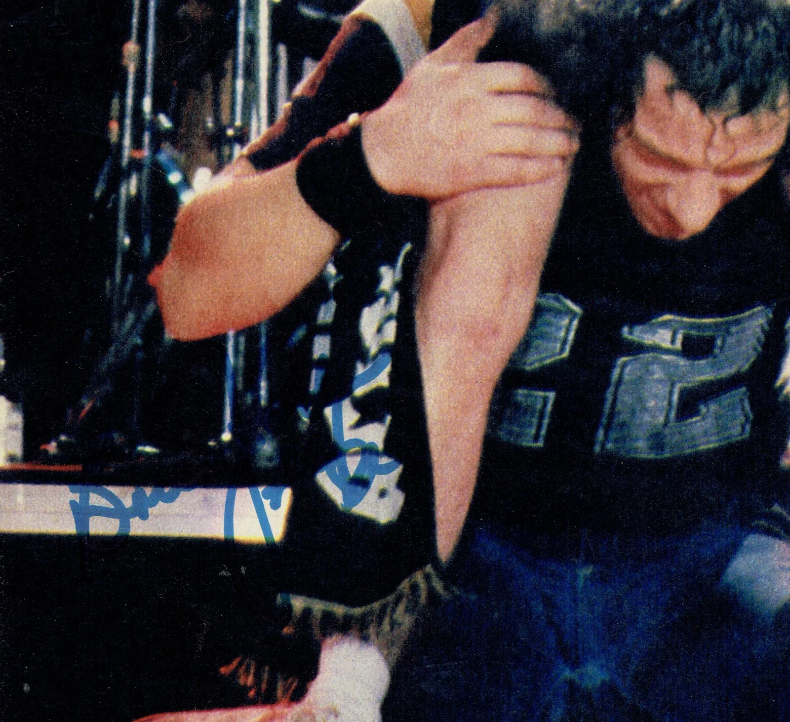The AC/DC signed 11x17 Magazine Photo Angus Young & Brian Johnson PSA Stickered, изображение 3