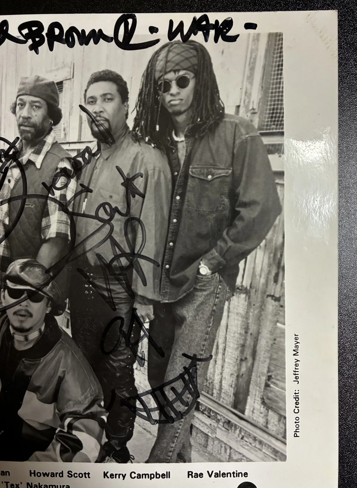 Signed WAR 1994 Latin Funk Soul Press Photo, изображение 5