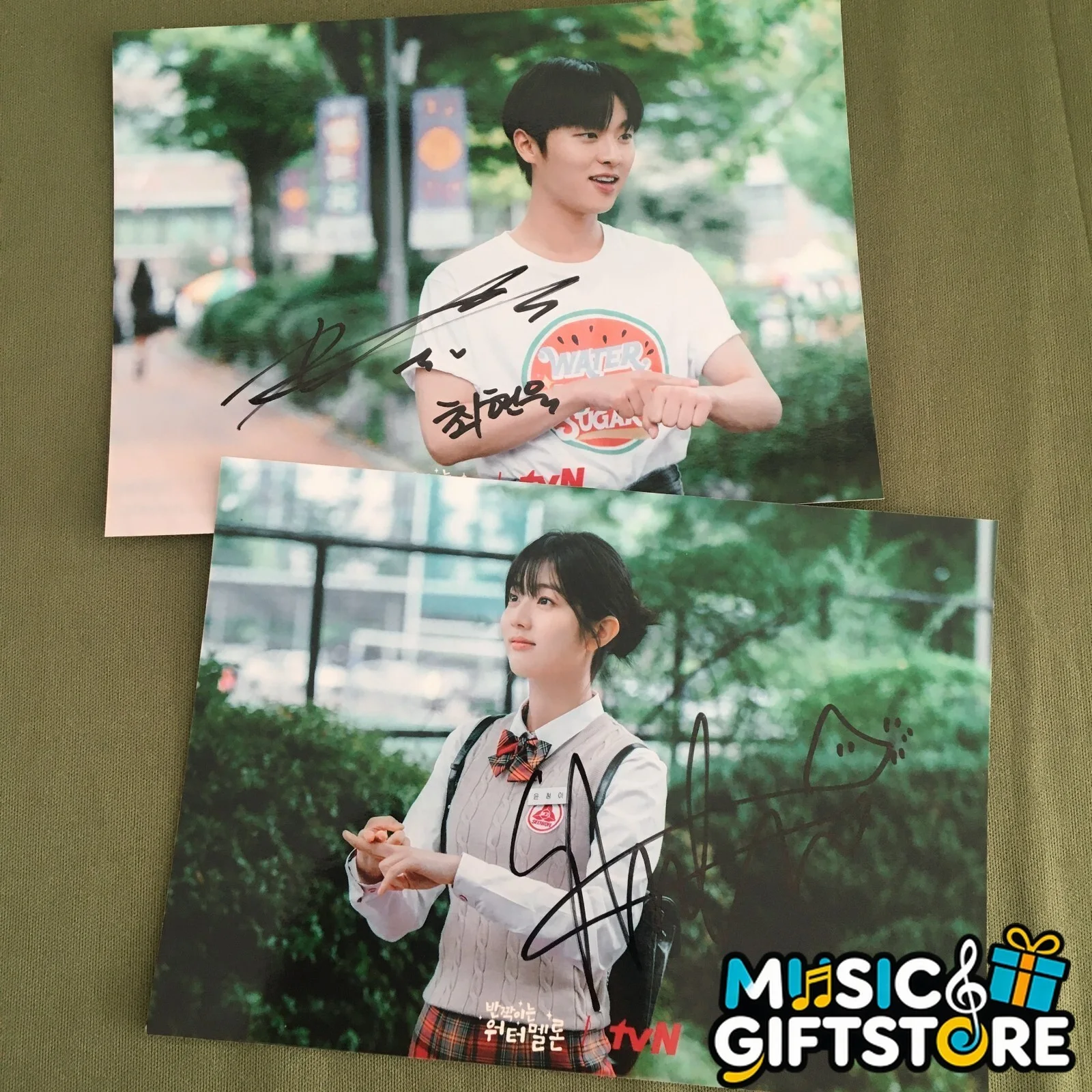 Twinkling Watermelon Group Autographed Signed Photo K-POP Collection 2023 #MUGS, изображение 2