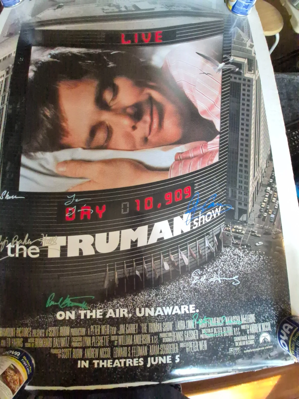 SEE BELOW — the TRUMAN SHOW-CAST SIGNED--MOVIE POSTER-w/COA ekim
