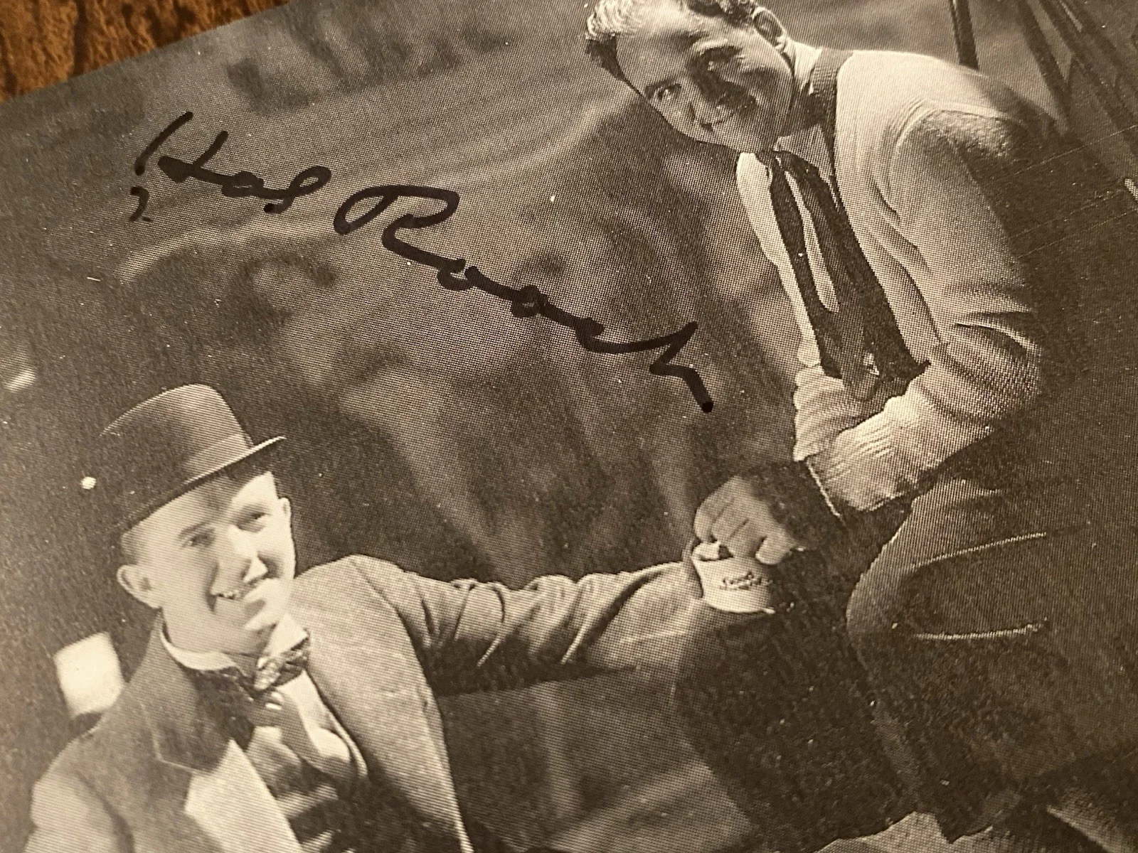Hal Roach — Hal Roach Signed Autographed Photo With Laurel And Hardy With COA Our Gang, изображение 3
