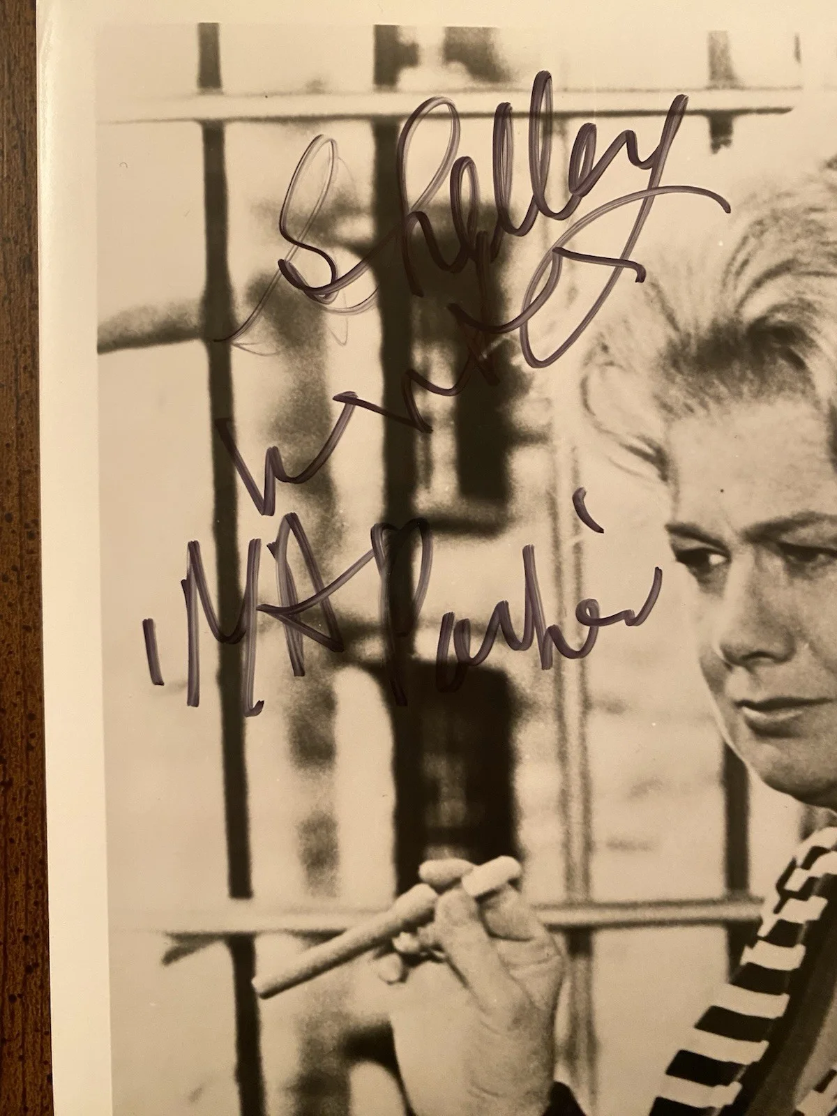 Shelley Winters — Shelley Winters Ma Barker Signed Autographed Batman 66 Photo With COA RARE, изображение 2
