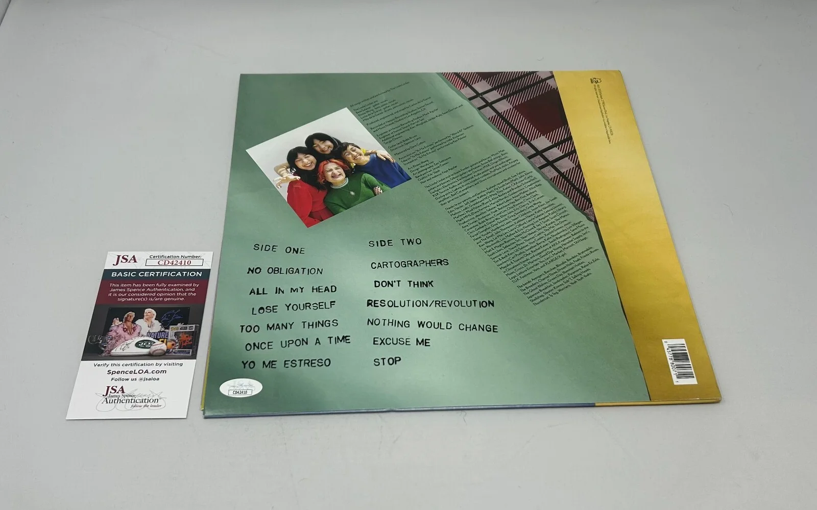 The Linda Lindas signed No Obligation Album JSA COA, изображение 2