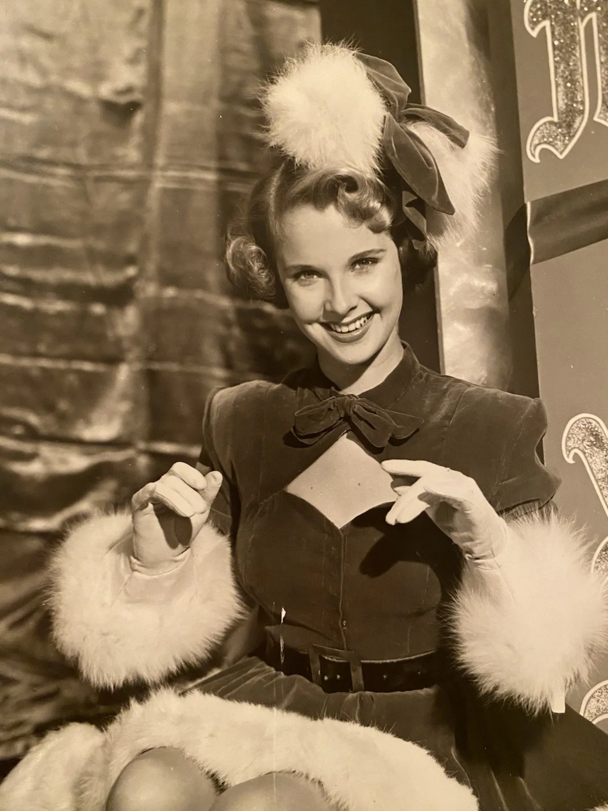 Mona Freeman — Mona Freeman Signed Autographed Vintage Christmas Photo With COA Black Beauty, image 4