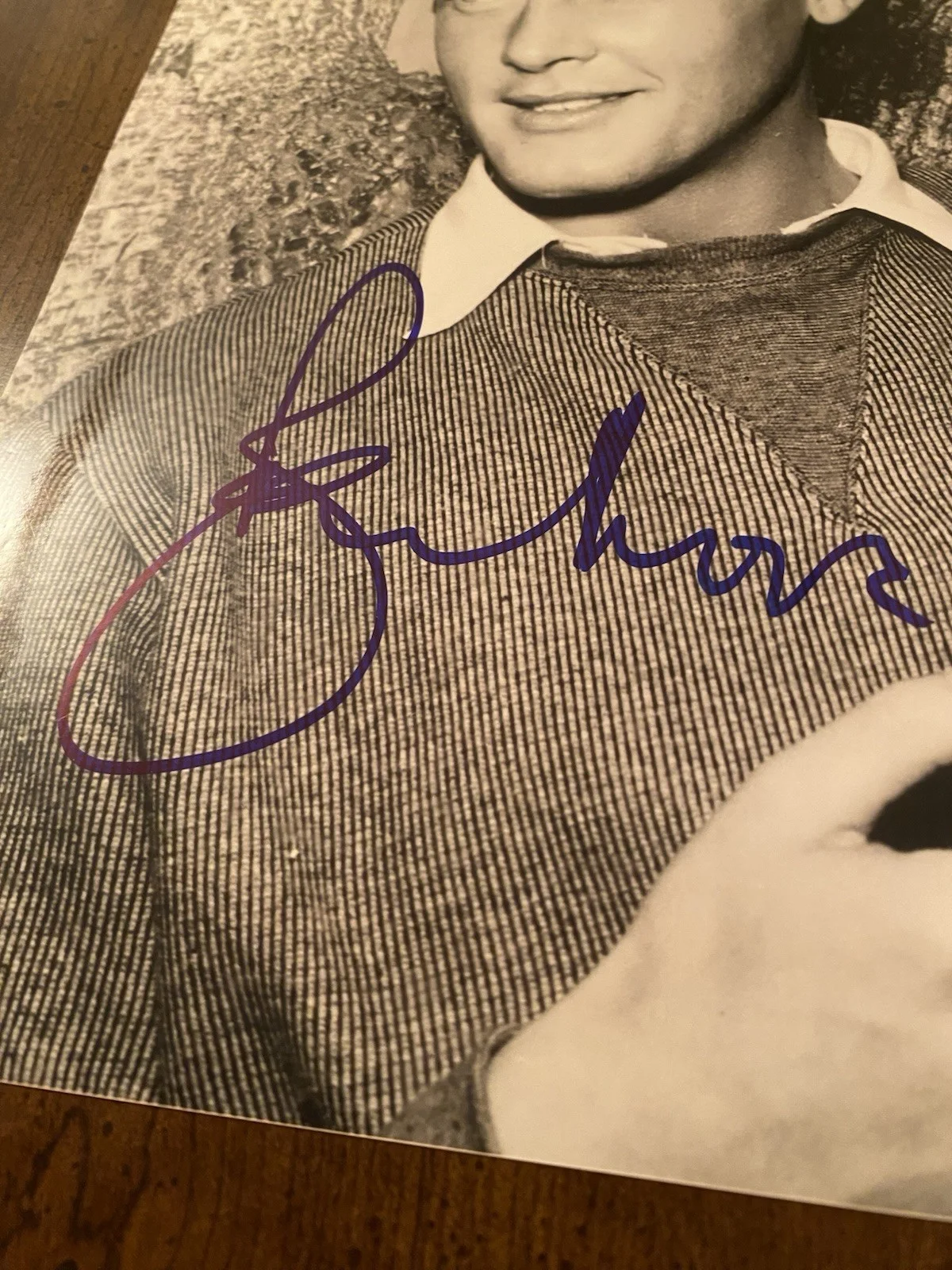 Roger Moore — Roger Moore Signed Autographed Photo With COA Simon Templar The Saint, image 3
