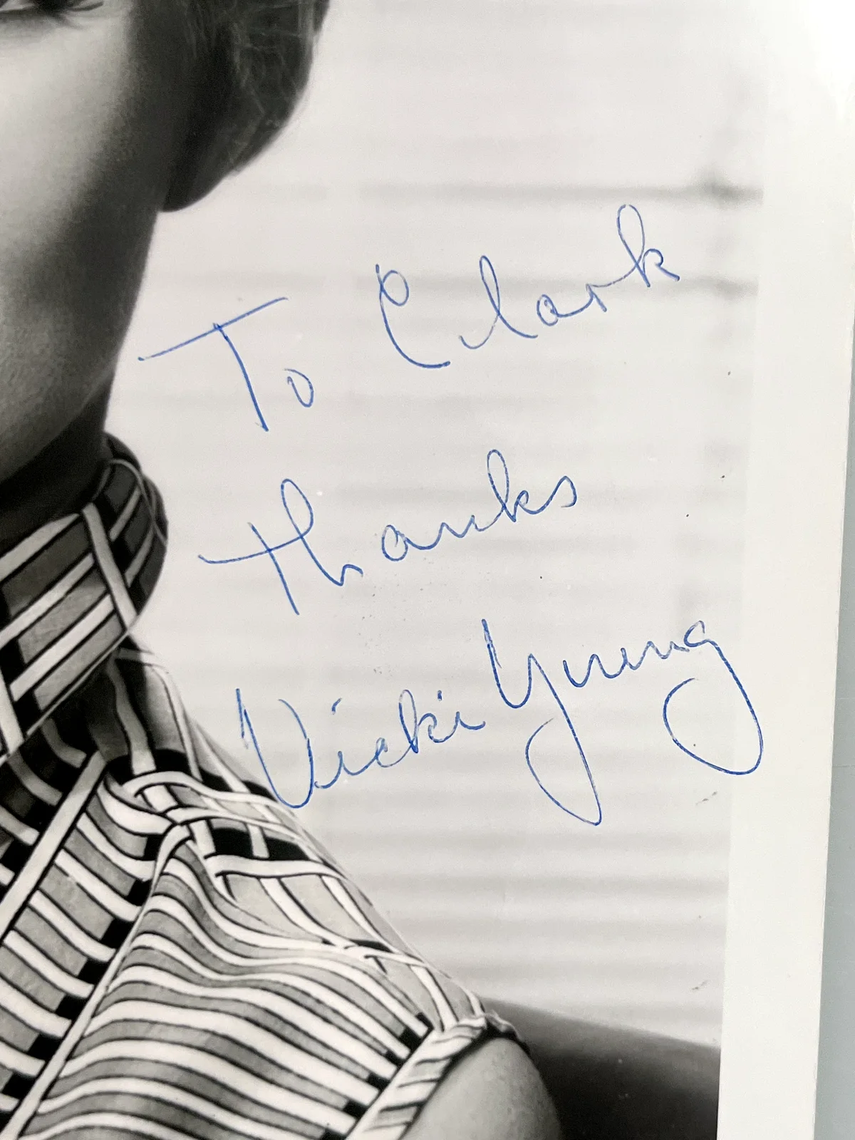 Celebrity Autograph VICKI YOUNG Signed Celebrity Photo WJR Clark Reid Detroit, изображение 2