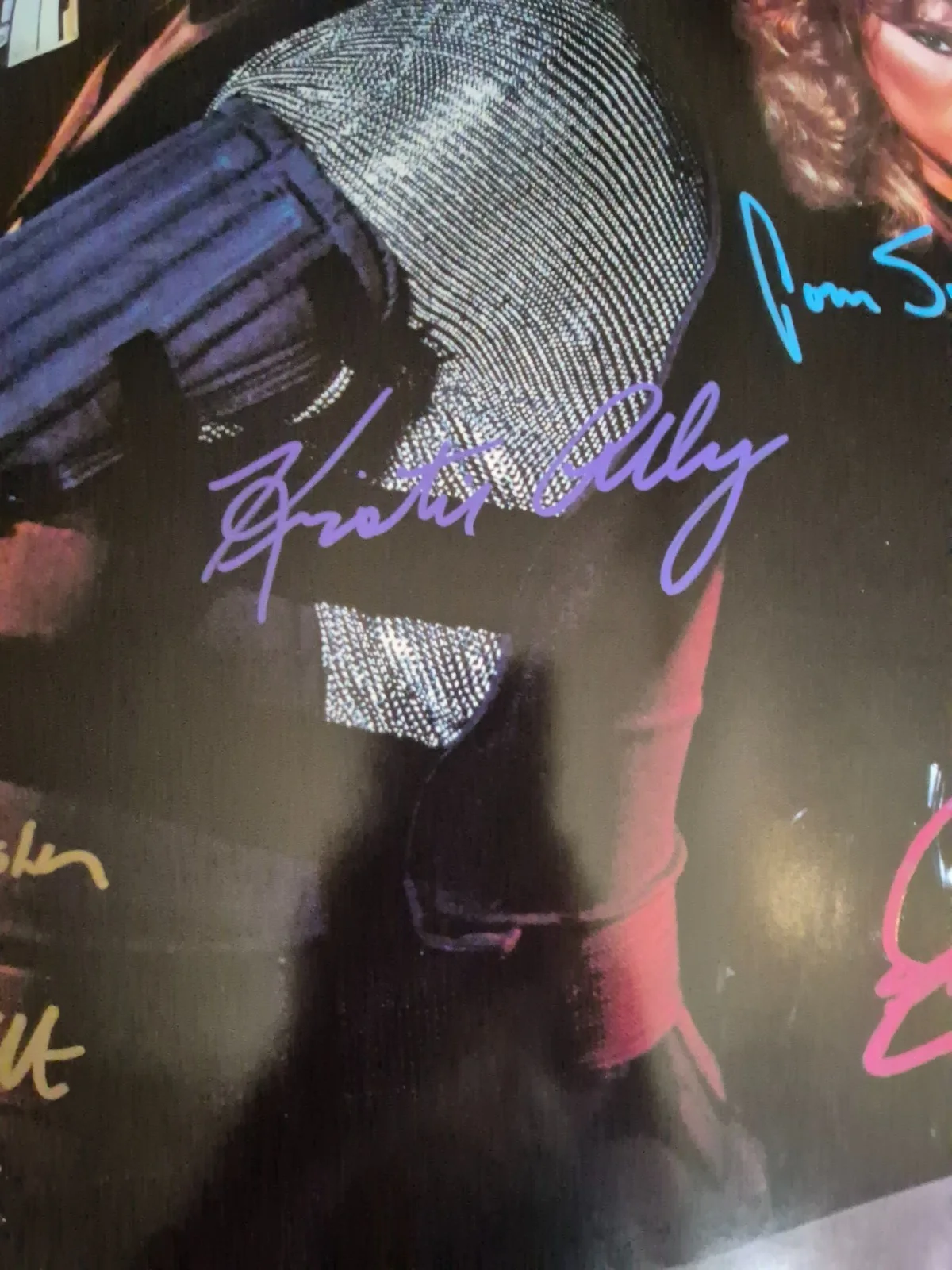 SEE BELOW — RUNAWAY---TOM SELLECK CAST SIGNED-THE MOVIE POSTER-vintage-w/COA ekim, изображение 3