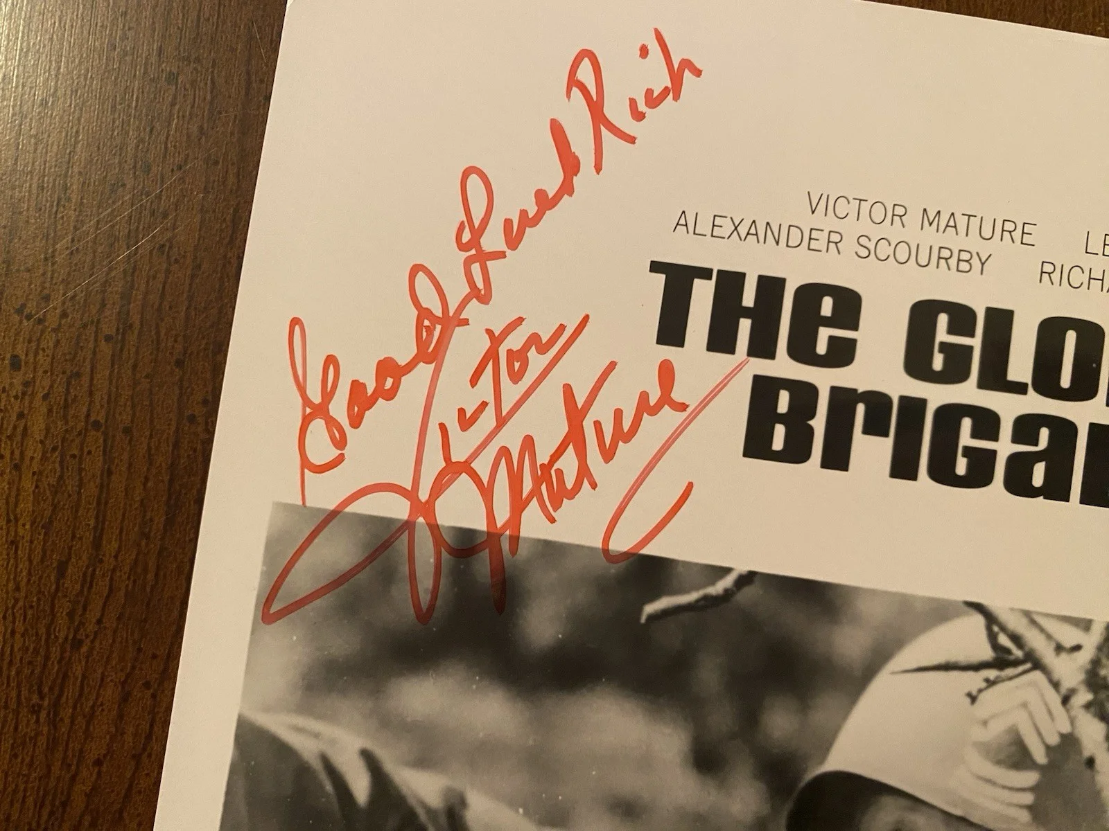 Victor Mature — Victor Mature Signed Autographed Photo The Glory Brigade The Robe In Person, изображение 2