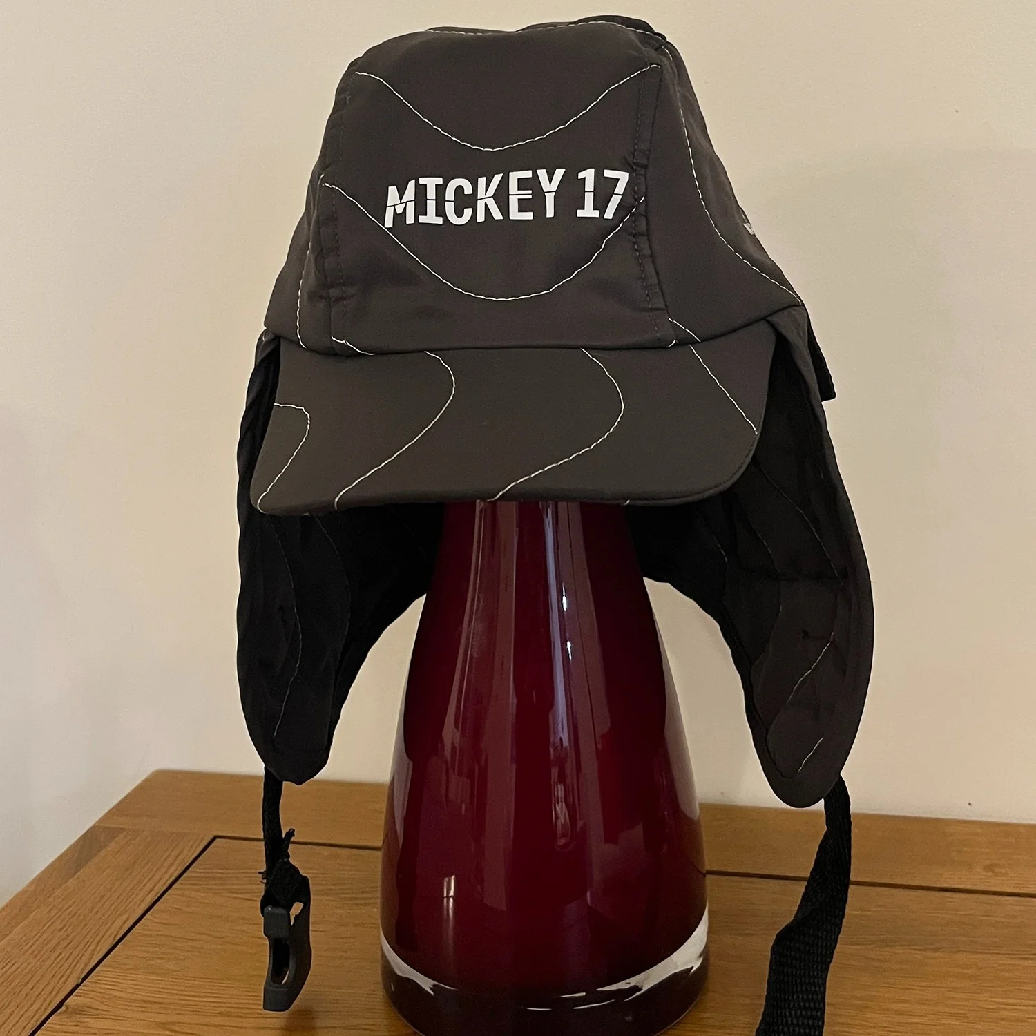 MICKEY 17 Movie Winter Hat OS Promotional Film Merchandise Warner Bros 2025, изображение 2