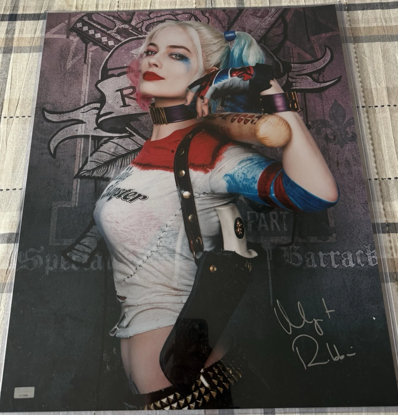 Margot Robbie — Margot Robbie Harley Quinn Signed 16x20 Photo Celebrity Authentics COA DC Comics, image 2