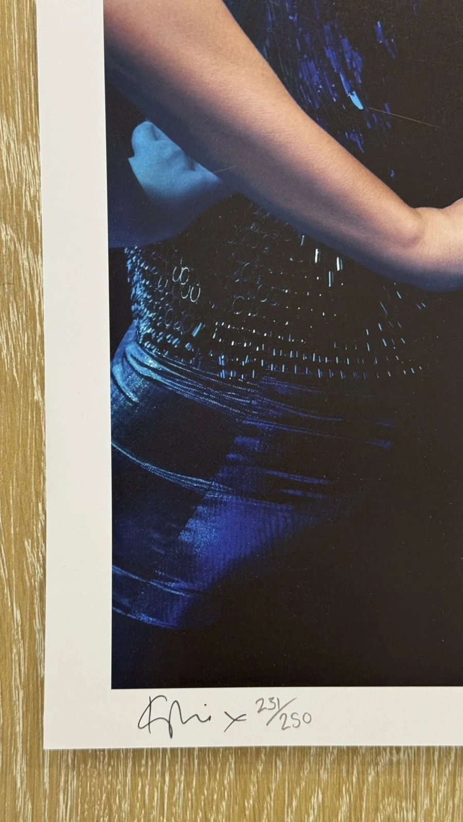 SIGNED & NUMBERED Kylie Minogue Christmas Aphrodite Lithograph Poster #231/250, изображение 5