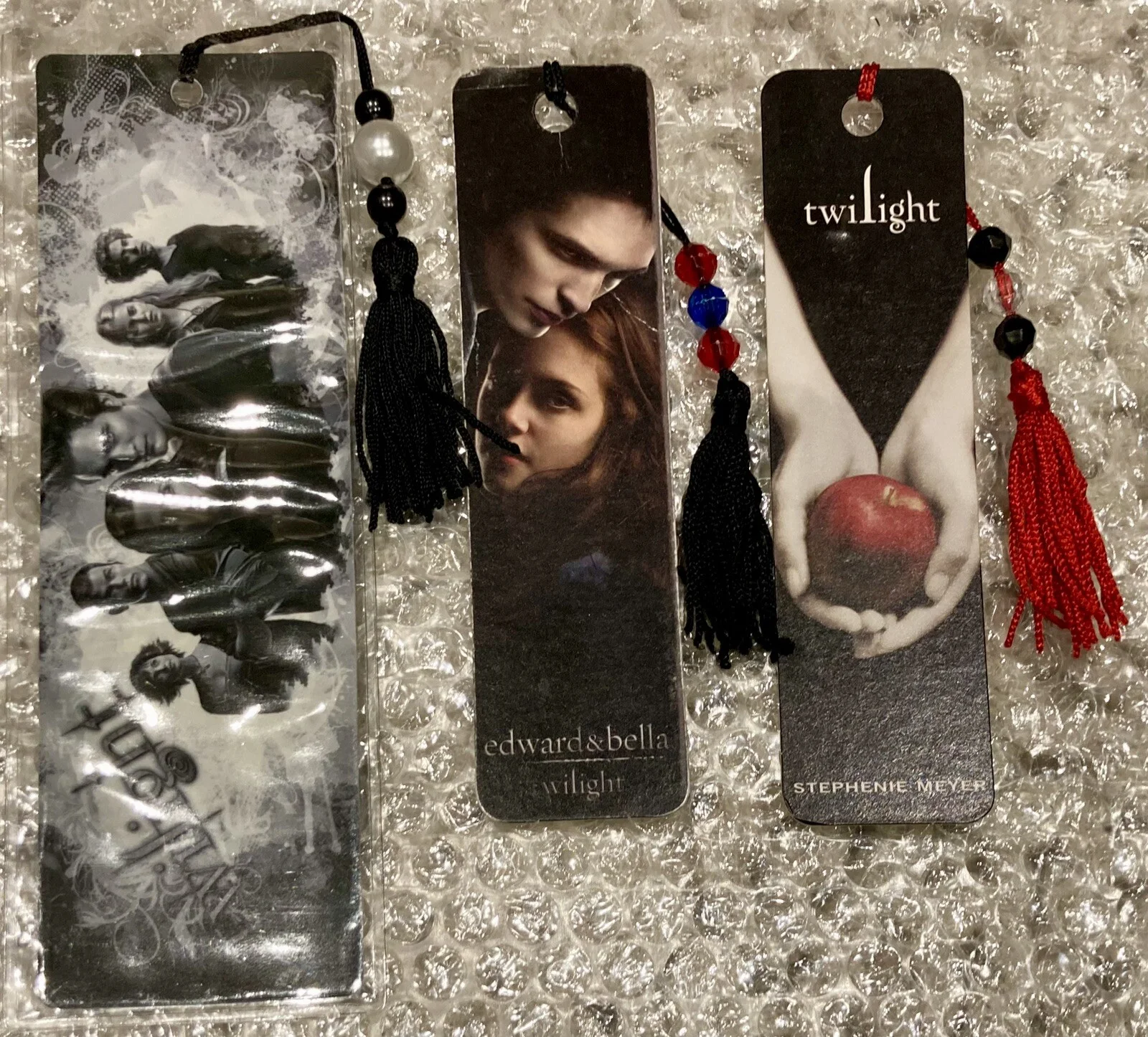 Twilight - Neca Bandana, Neca Pin Set & 3 x Bookmarks, image 5