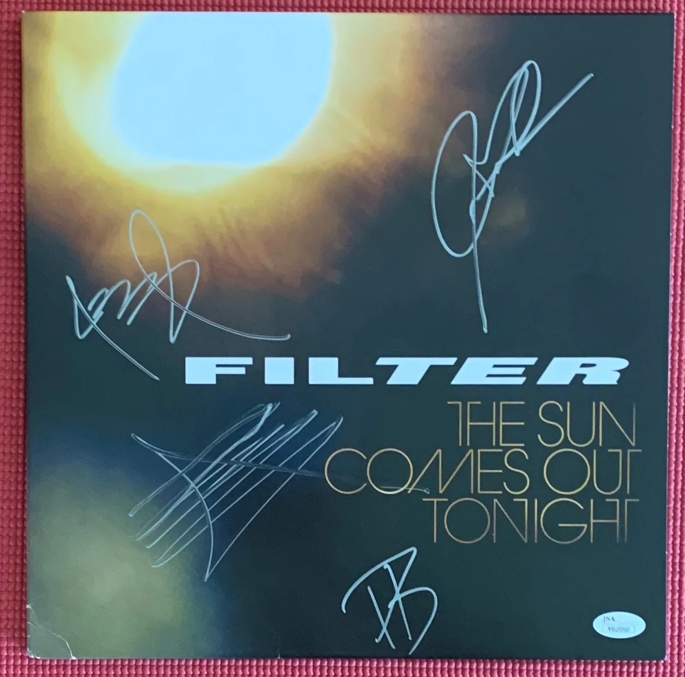 JSA LOA signed by all FILTER autographed "THE SUN COMES OUT TONIGHT" Album, изображение 2