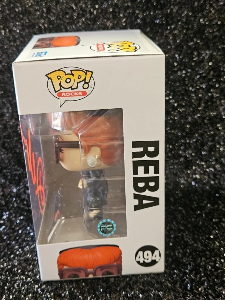 REBA MCENTIRE — REBA MCENTIRE HAND SIGNED AUTOGRAPHED FUNKO POP! REBA FIGURE SINGER STAR W/ COA, image 5